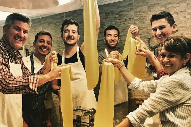Hands on Deluxe Traditional 4-course dinner with fresh pasta - Key things to know before you go