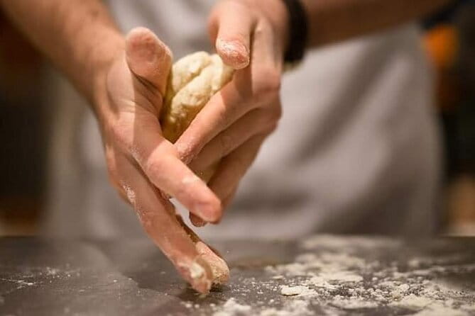 Hands on Deluxe Traditional 4-course dinner with fresh pasta - The 4-course hands-on flow, from appetizers to dessert