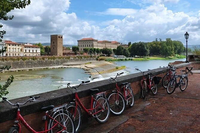 Highlights of Florence Bike Tour (E-bike Upgrade Available) - Piazza della Repubblica: a quick square stop with real backstory