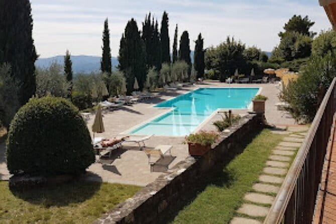Horseback ride and Poolside Day chillout with Tuscan Lunch - Horseback riding on the Florence hills: beginner-friendly, but still real riding