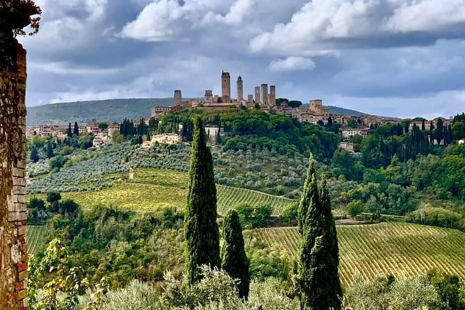 Horseback Ride in S.Gimignano with Tuscan Lunch Chianti Tasting - San Gimignano in 90 minutes: towers, squares, and time to wander