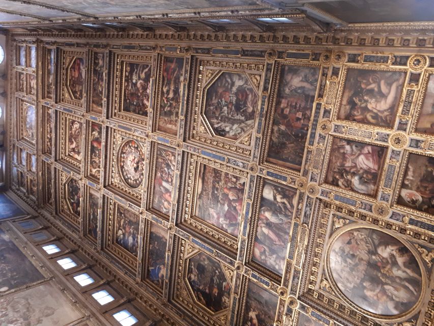 Inferno Tour In Florence - Dante’s Death Mask and the Medici layers you can see