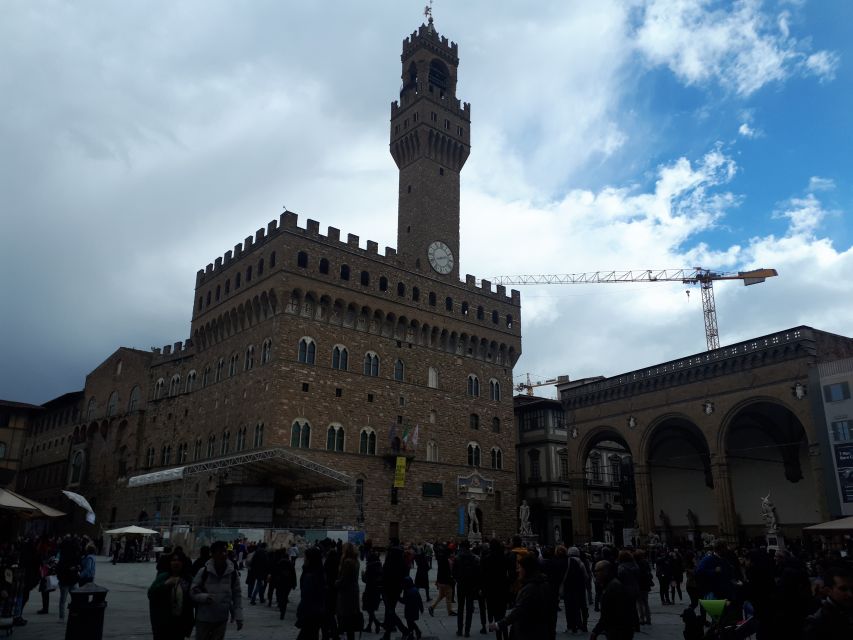 Inferno Tour In Florence - Palazzo Vecchio entry, Florence town hall in story mode