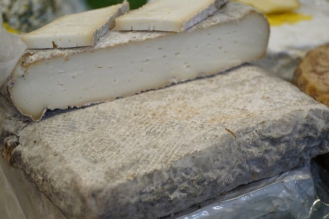 Journey through Italian Cheese - Beyond the table: Tuscany wine basics you can actually use