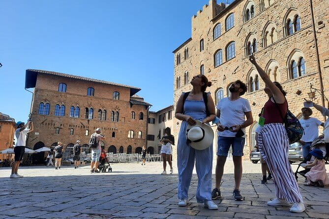 Journey Through Time in Volterra – Exclusive Private Tour - Volterra in two hours, why the hilltop layout works