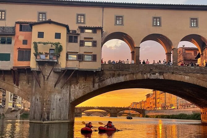 Kayaking on the Arno River in Florence under the Pontevecchio Arcade - Firenze Rafting Meets You by the Arno