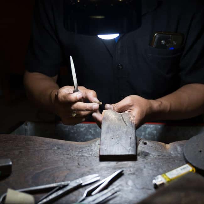 Leather and Passion: A Tour of Florentine Craftsmanship - The modern art gallery stop: Fontana and De Chirico in context