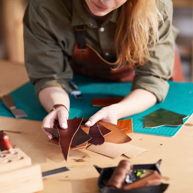 Leather and Passion: A Tour of Florentine Craftsmanship - Getting oriented: the meeting point and walking reality