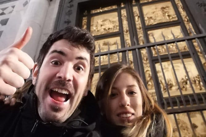 Medici Secrets & Mysteries: Interactive Walking Tour Game - How this Medici mystery game works on your phone