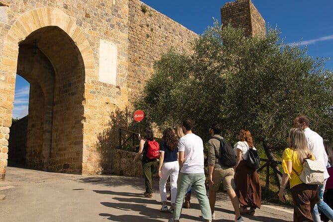Medieval Tour in Monteriggioni and Val d'Orcia from Florence - Monteriggioni’s walls and the feel of a 1200 AD fortress