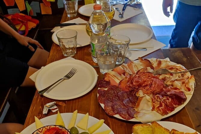 Mercato di Centrale - Food and Wine Tasting Highlights Tour - Piazza della Repubblica and the Florentine pastry finish
