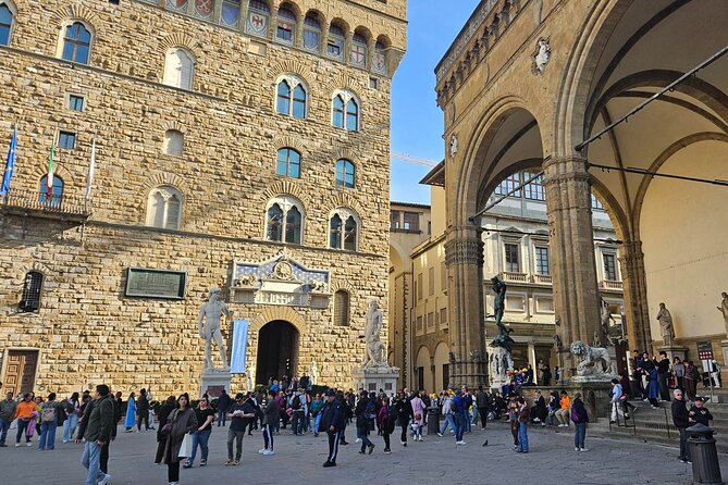 Michelangelo’s David & Medici Treasures Accademia Gallery Tour - Michelangelo’s Prisoners, and why unfinished art can feel powerful
