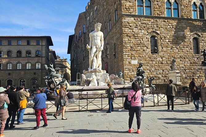 Michelangelo’s David & Medici Treasures Accademia Gallery Tour - How the tour connects Michelangelo to the Medici family