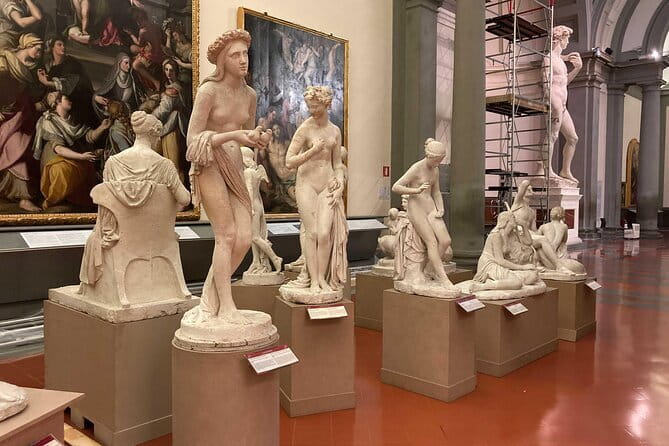 Michelangelo’s David Statue Fast Track Tickets - Priority Express Entry: the “hosted check-in” approach