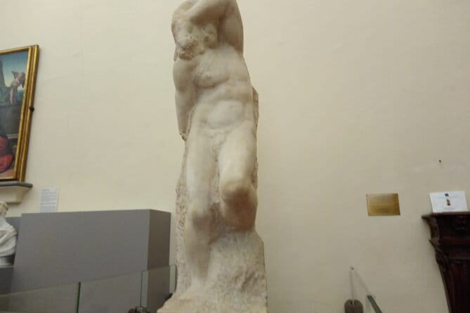 Michelangelo's David Tour in the Accademia (Tickets NOT included) - Headsets and small groups: what they change for you