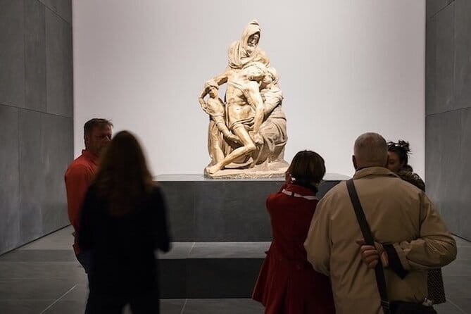 Michelangelo Sculpture Tour in Florence with Skip the Line Ticket - Starting at Santa Croce, where Florence puts its artists on show