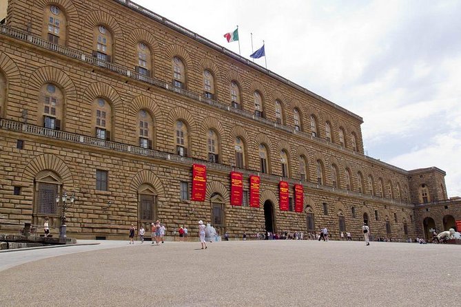 Palazzo Pitti - Priority Ticket - Palazzo Pitti from Medici to Kings, in one long room-to-room story