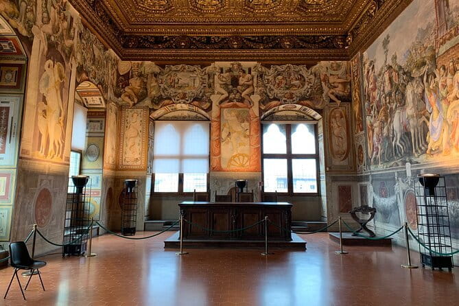 PALAZZO VECCHIO Private tour in Florence - Meeting Point and Start: Where to Show Up and What to Look For