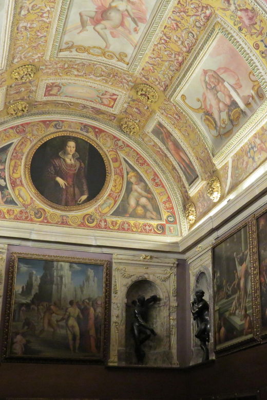 Palazzo Vecchio Secret Passages Tour & Lunch or "Gelato" - Meeting Palazzo Vecchio: the ticket-office start and the small-group rhythm
