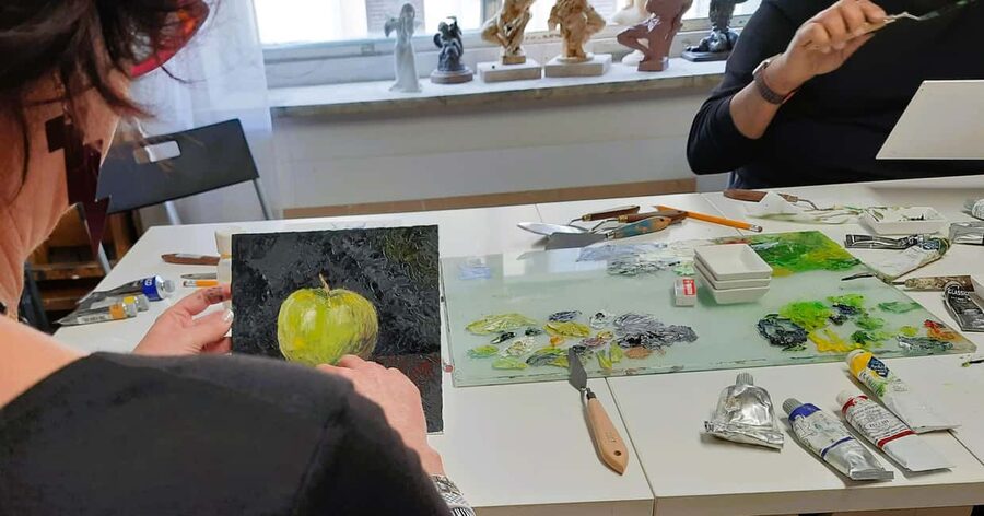 Palette Knife Painting Class Florence - Languages and the instructor style that keeps beginners calm
