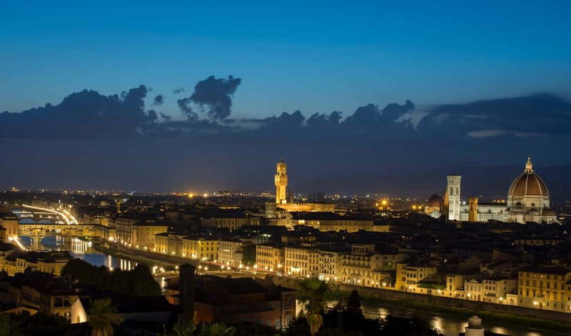 Panoramic walking tour in Florence with Vincenzo - Wine windows: the tiny openings with a long memory