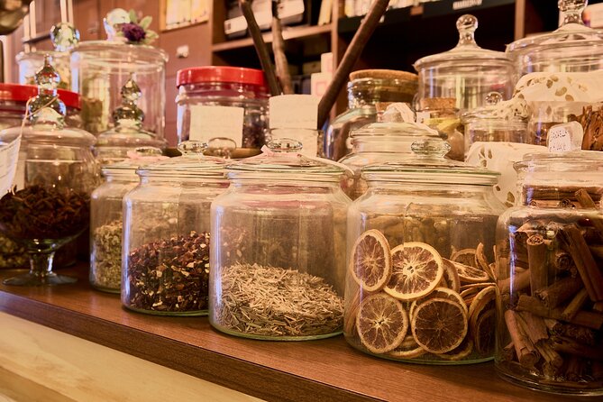 Perfume Making Workshop in the Heart of Florence - Ingredients you might smell: oud, orange blossom, sandalwood