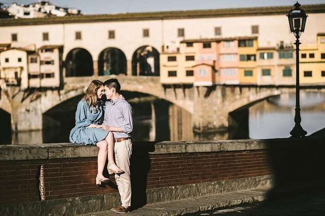 Photo Shoot in Florence with a Professional Photographer - Surprise proposals planning is a real part of the service