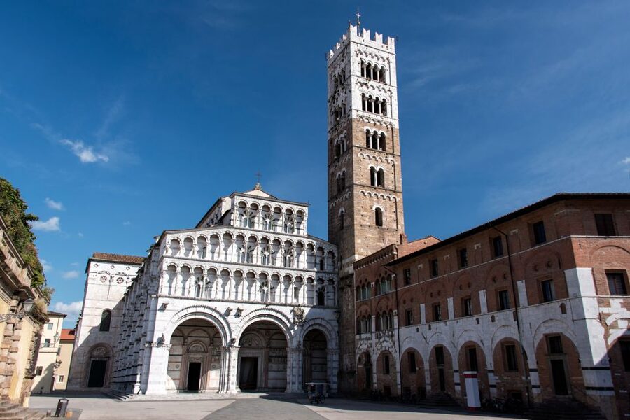 Pisa and Lucca: Private Full-Day Tour by Deluxe Van - Pisa’s Miracle Square: Leaning Tower, Baptistry, and Cathedral