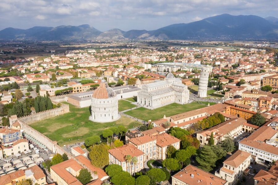 Pisa and Lucca: Private Full-Day Tour by Deluxe Van - The Guide Factor: Getting More Than Photos