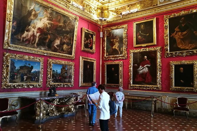 Pitti Palace, Palatina Gallery and the Medici: Arts and Power in Florence. - Palatine Gallery Rooms: Why the Display Works