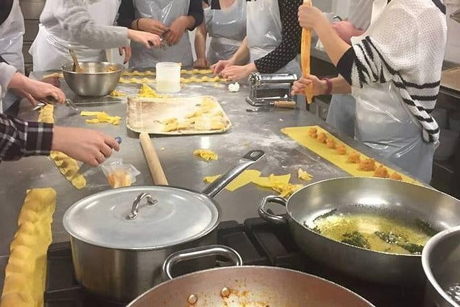 Pizza & Gelato: Family Cooking Class in Florence - Gelato Session: Two Flavors, Local Ingredients, and a Few Sweet Lessons