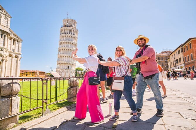 Premium Private Tour to Siena, Pisa, San Gimignano and Tuscany - San Gimignano: The Medieval Towers Town Where Walking Feels Easy