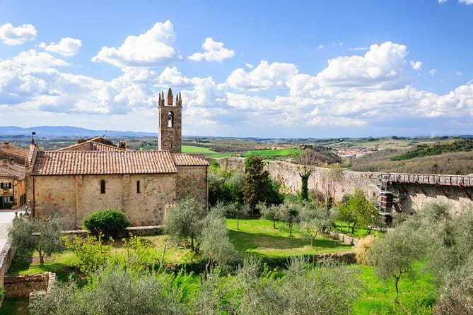 Private Best of Tuscany Hill Towns Tour with lunch from Florence - Driving out of Florence: part sightseeing, part logistics reality
