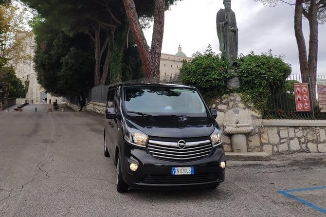 Private Departure Transfer: Tuscany Hotels to Rome Fiumicino Airport or Rome Hotels - The ride experience: Wi-Fi, luggage help, and the reality of waiting