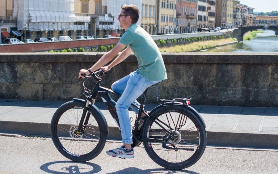Private E-Bike Tour: Piazzale Michelangelo & Florence hills - Meeting at Via de’ Neri, then heading uphill fast