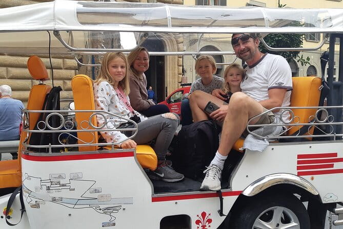 Private Florence Tour by Golf Cart ETukTuk with Audio Guide - Meeting at Via Vinegia and what the 1 hour 10 minutes feels like