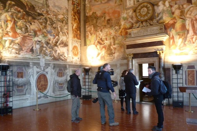 Private Guided Tour of Palazzo Vecchio in Florence - Entering Palazzo Vecchio, From Medieval Power to Renaissance Renovation