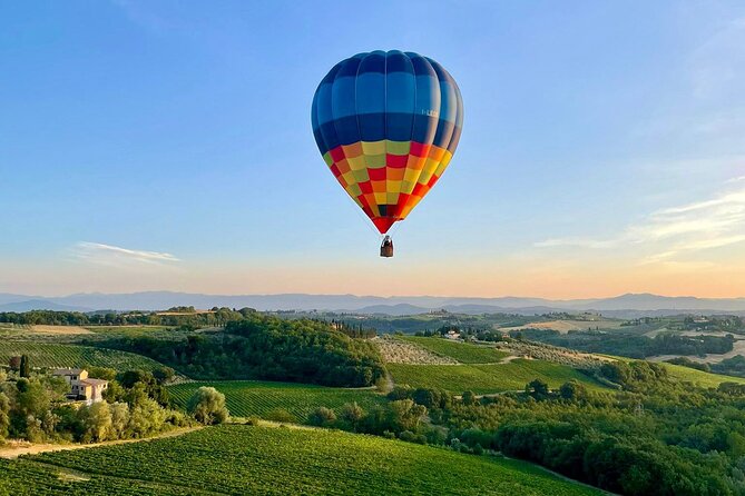 Private Hot Air Balloon ride in Tuscany countryside from Chianti - Bargino meeting point: where the morning begins
