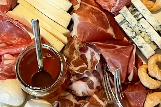 Private Italian Chef service in Tuscany - What makes this chef experience feel special: stories at the table