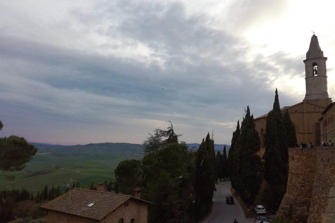 Private Montepulciano & Pienza Day Trip from Florence - Your chauffeur: the difference between seeing Tuscany and understanding it