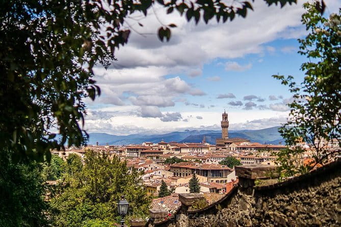 Private Photo Tour in Florence with a Professional Photographer - Ponte Vecchio: turning a famous bridge into your own image