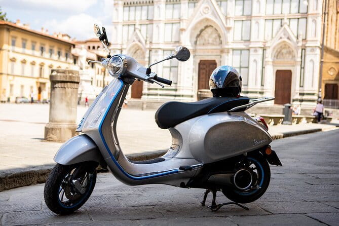 Private Photo Tour in Florence with a Professional Photographer - Duomo area focus: making the cathedral feel tall, not distorted