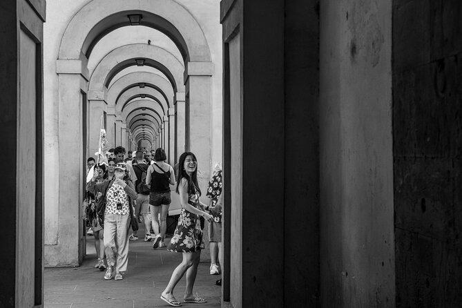 Private Photographic Experience in Florence minimum 2 people - Stop 4: Piazza della Repubblica for street-level variety
