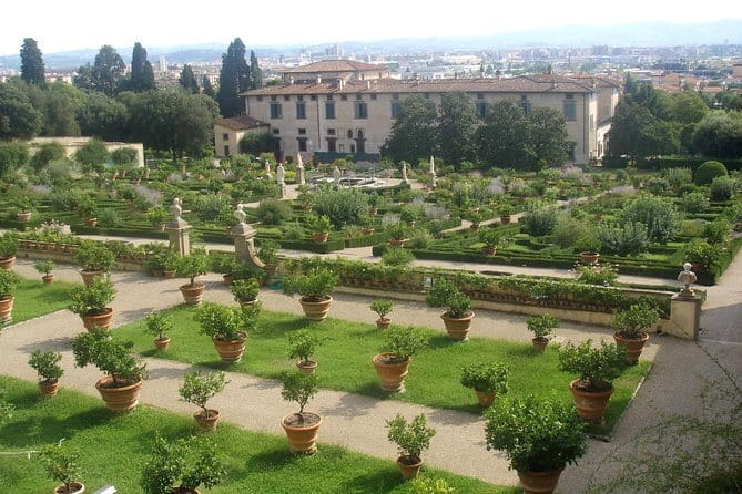 Private Renaissance Discovery Tour of Florence - Ponte Vecchio: Jewelry Now, Meat Markets Then
