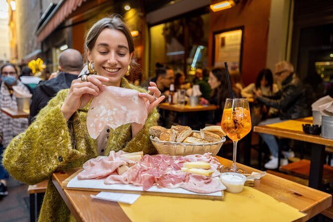 Private tour Siena, San Gimignano and Monteriggioni, lunch in the cellar - Price and value for a group up to 7 people