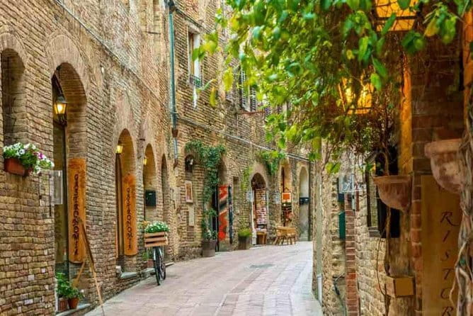 Private Tour to Siena and Montalcino from Florence - Why this Siena and Montalcino private trip is worth doing from Florence