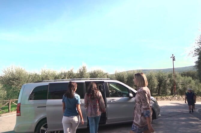 Private Tour to Tuscan Jewels in one day:Siena, Monteriggioni, S.Gimignano, Pisa - Chianti driving and the estate lunch stop: where the day slows down