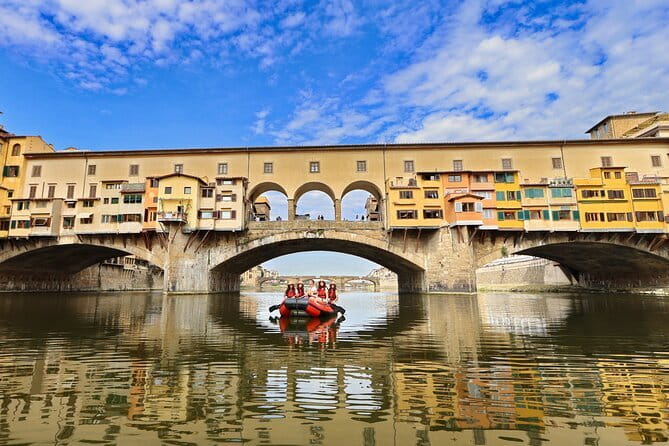 Rafting on the Arno River in Florence under the Arches of Pontevecchio - Key moments you should care about