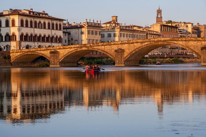 Rafting on the Arno River in Florence under the Arches of Pontevecchio - Why the Arno under the bridges feels different than street sightseeing