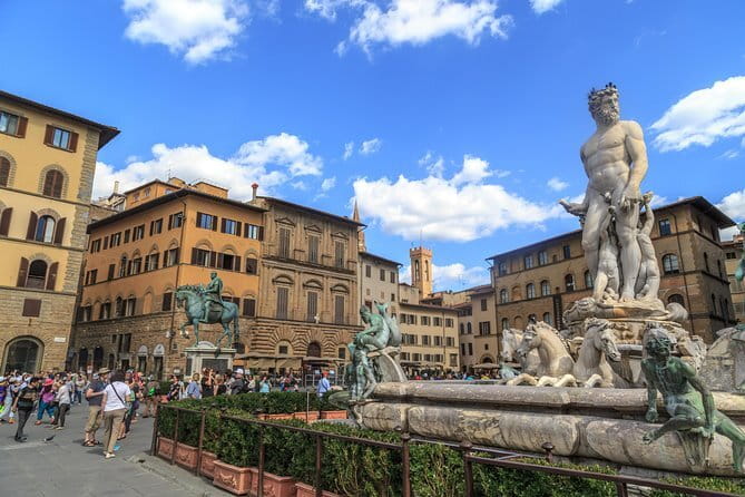 Renaissance & Medieval Florence Guided Walking Tour plus mobile App - A 90-Minute Florence Starter Pack From San Lorenzo to Ponte Vecchio